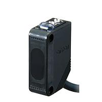 OMRON E3Z-D82 Compact Photoelectric Sensor (1000 mm, PNP, cable 5 m)