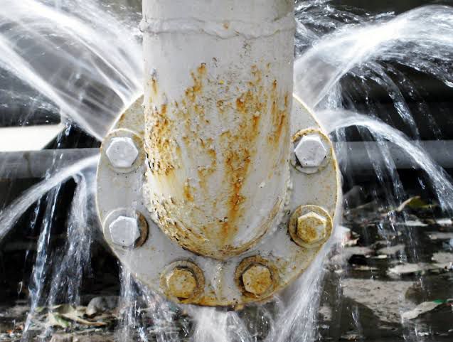 Water hammer phenomenon pressure shock wave diagram in pipeline