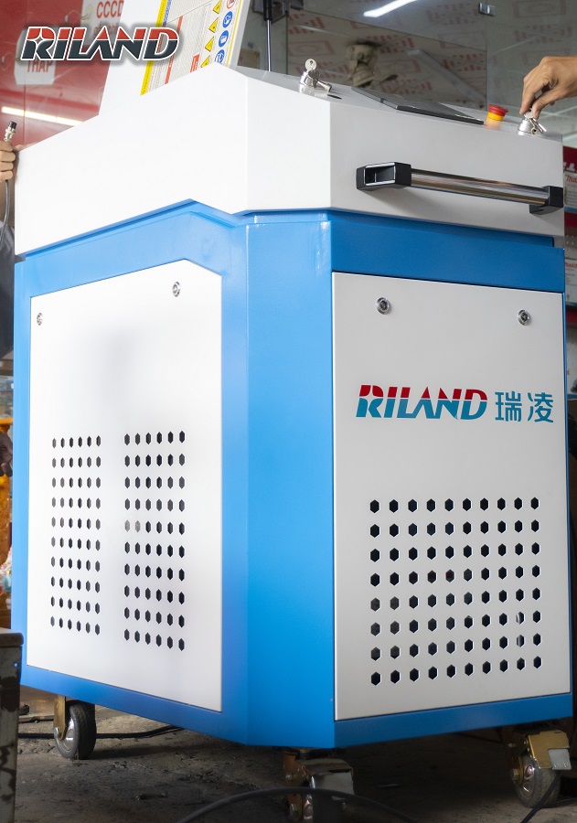 Laser spot welding equipment for precision metal joining applications