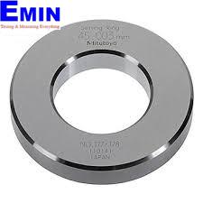 Setting ring used as a dimensional reference in precision measurement
