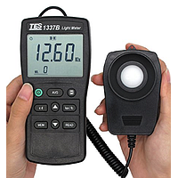 TES TES-1337B Light Meter