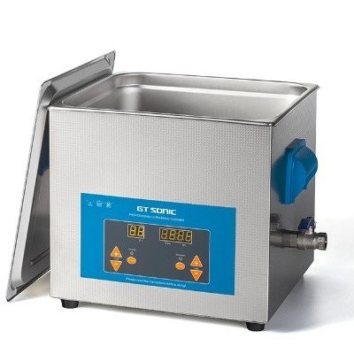 Ultrasonic cleaner inspection in a laboratory equipment service context